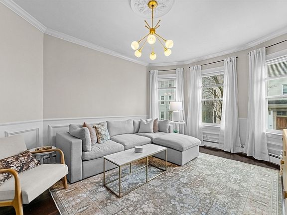 2nd image of 37 Moseley St #2
