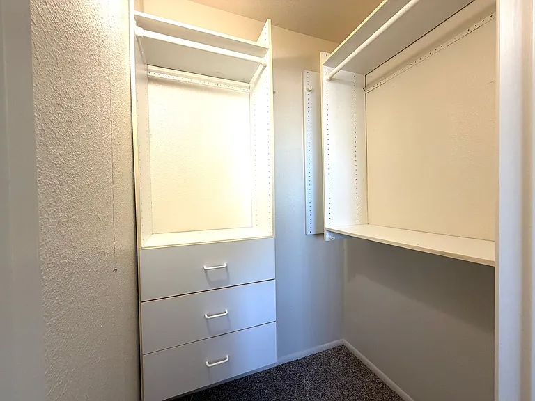 6346 N 47th Ave — Photo 20