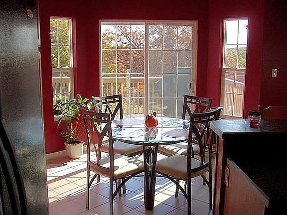 Bright Breakfast Nook