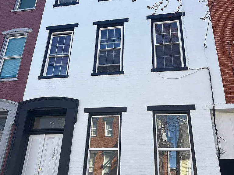 125 N Duke St #1 — Photo 1