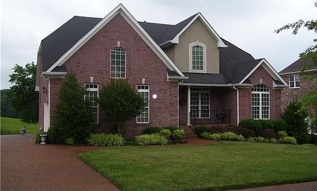 Well maintained home backs to farm with beautiful view. 