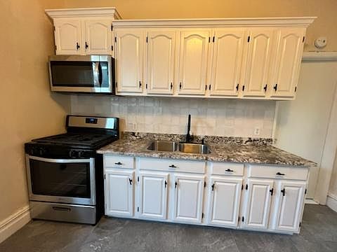 3rd image of 1117 Doughty Blvd APT 2