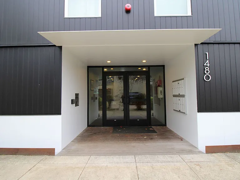 1480 N Jarrett St #303 — Photo 2