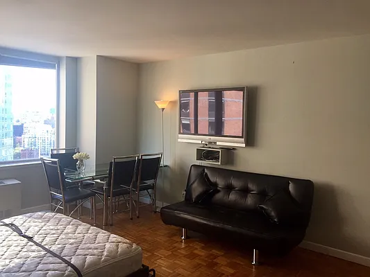 Rented by Residence NYC Real Estate LTD | media 2