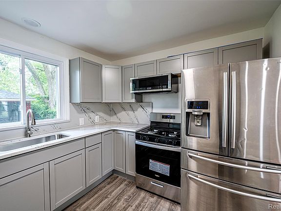 2nd image of 24221 Cloverlawn St