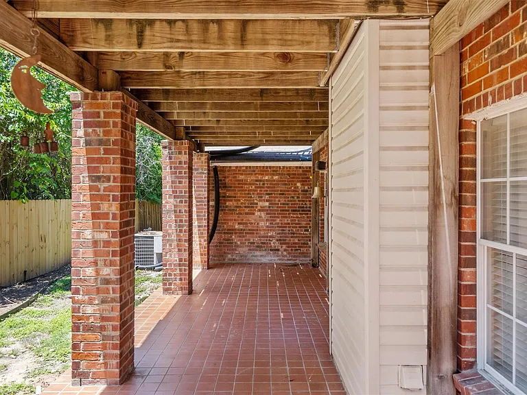 201 Covala Dr — Photo 37