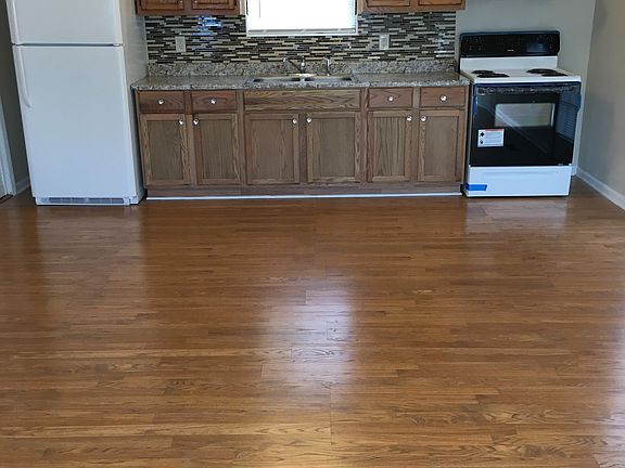2nd image of 761 8th Avenue Ct SE