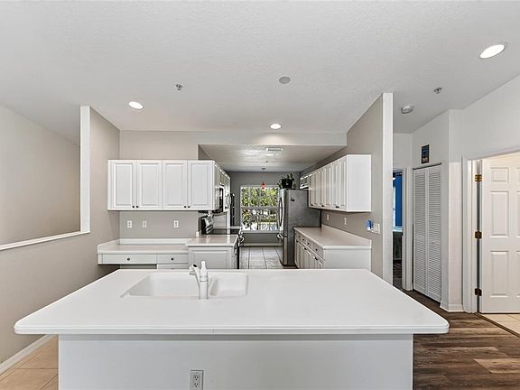 3rd image of 7092 Strand Cir
