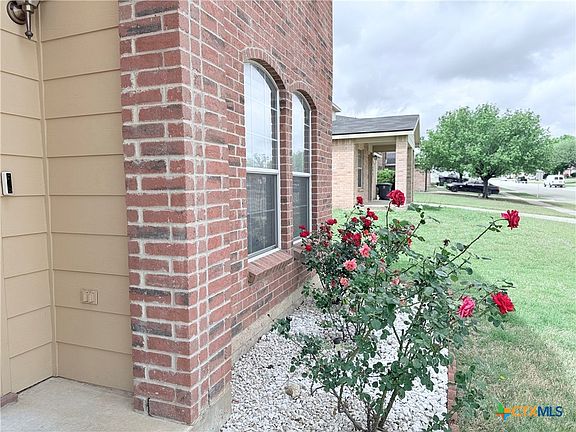 4th image of 3508 Thunder Creek Dr