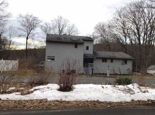 137 Creek Rd, Pleasant Valley, NY 12569