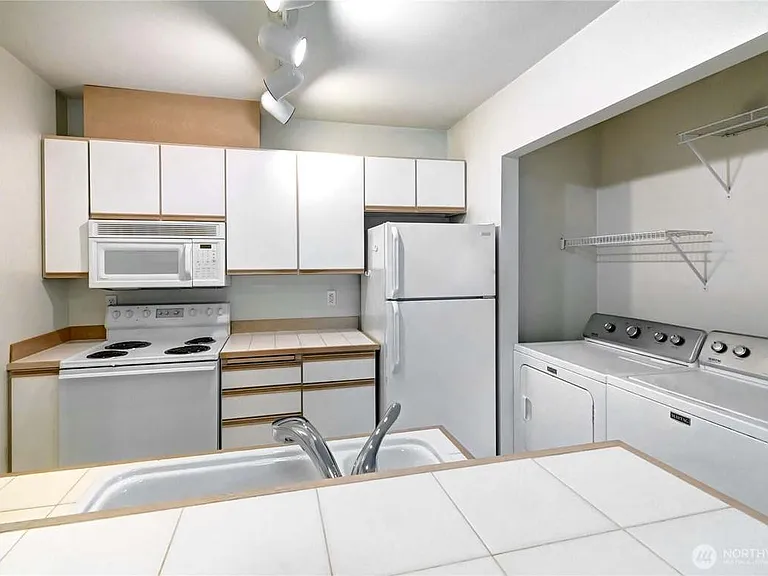 9210 Market Pl #G104 — Photo 11