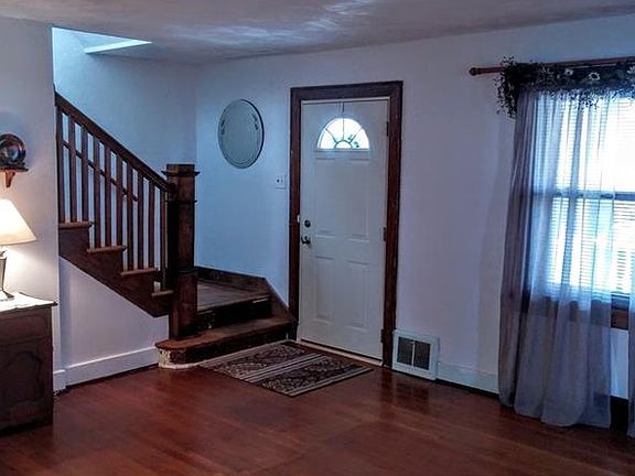 2nd image of 312 Margaret St
