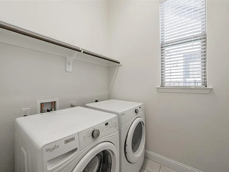 8075 Sunflower Ln — Photo 13
