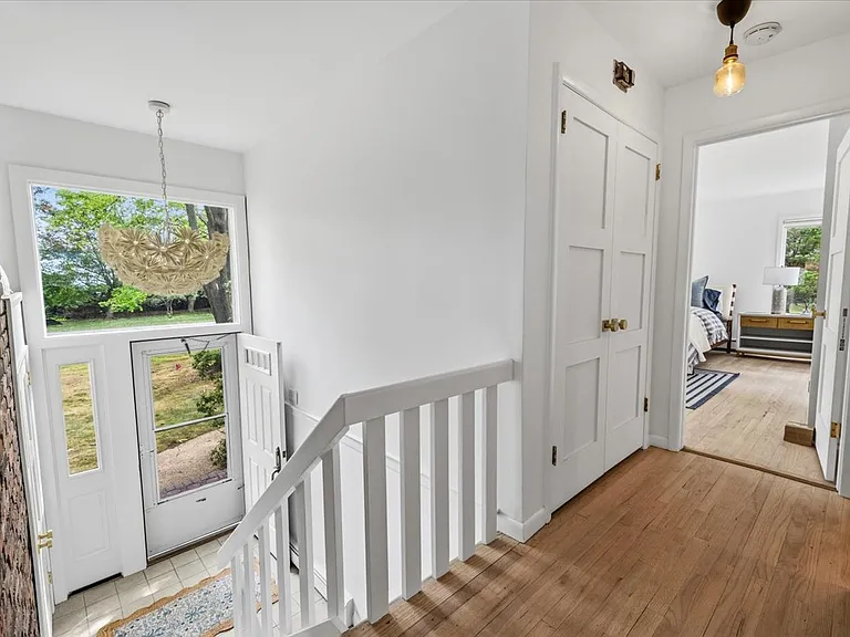 19 Peconic Ave — Photo 13