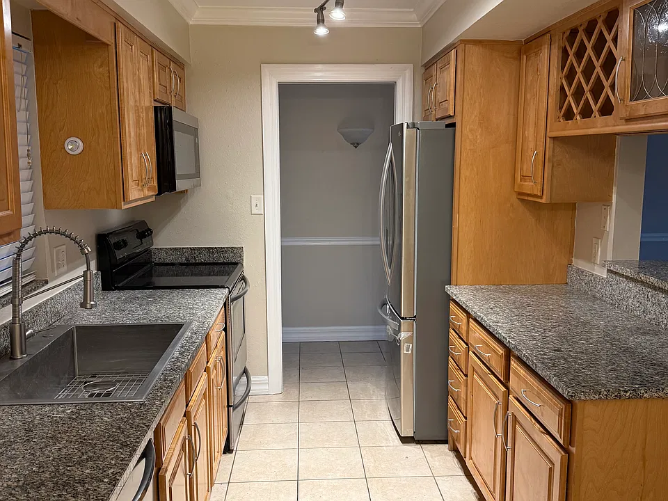 3360 S Osprey Ave #111B