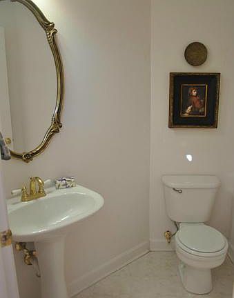4th image of 8155 Skelton Cir