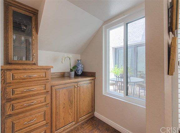3rd image of 17150 Burbank Blvd Unit 39