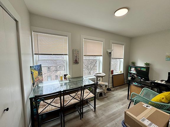 5th image of 2059 W Summerdale Ave APT 3