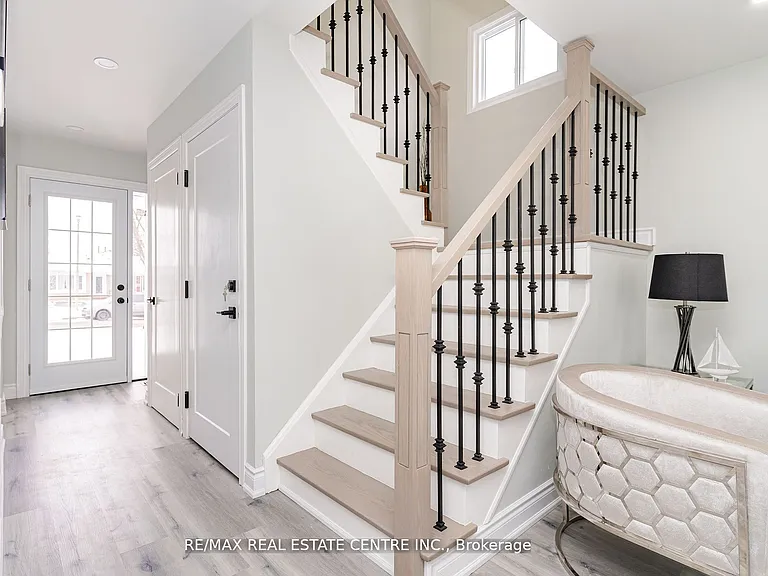 35 Feltre Ave — Photo 2