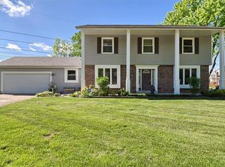 15616 Sugar Lake Ct, Chesterfield, MO 63017