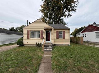 1704 Pulaski St, Bay City, MI 48708