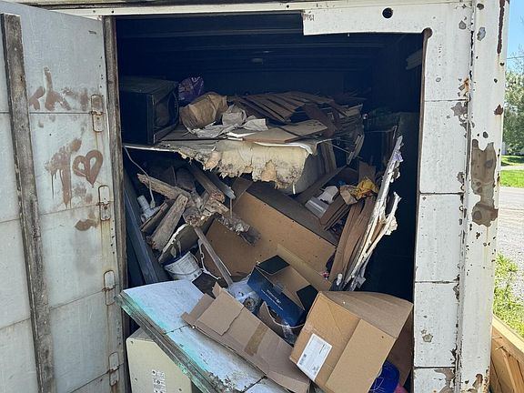 3rd image of 402 Harmon Rd