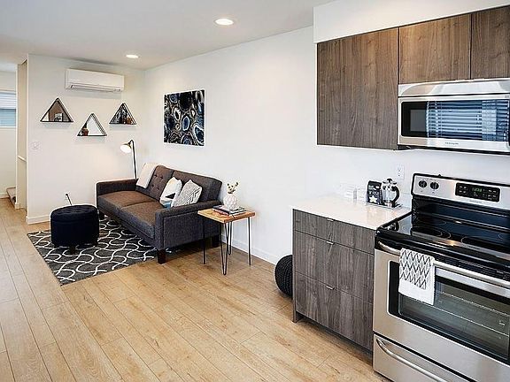 3rd image of 4038 California Ave SW #C