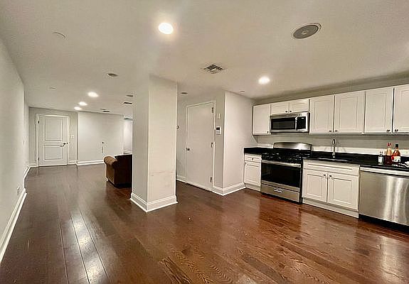 4th image of 601 Ocean Pkwy #1E