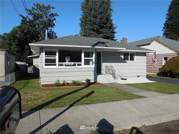 2nd image of 459 Roake Ave SE