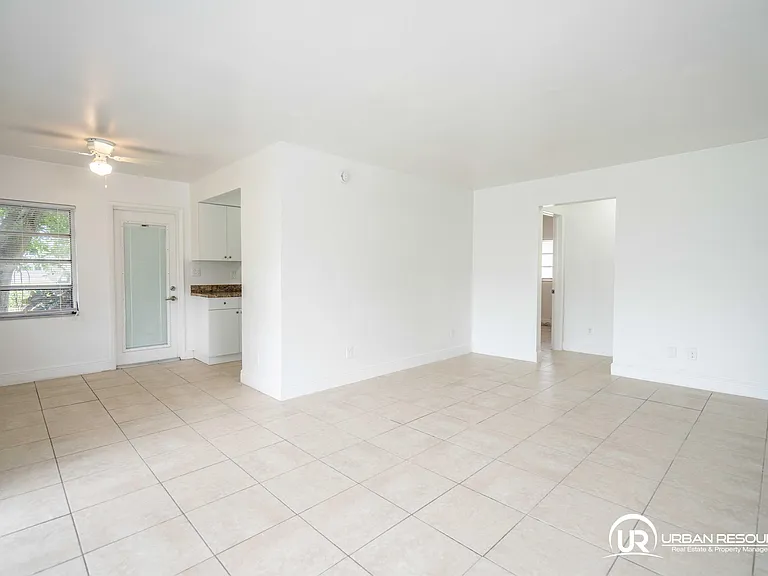1812 NE 20th Ave #1 — Photo 5
