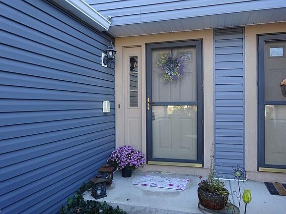 2nd image of 4757 Ledgewood Dr Unit 1C