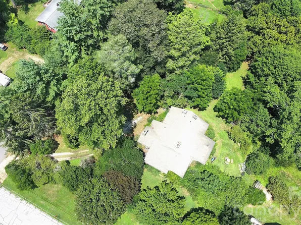 57 Beverly Rd W, Asheville, NC 28806