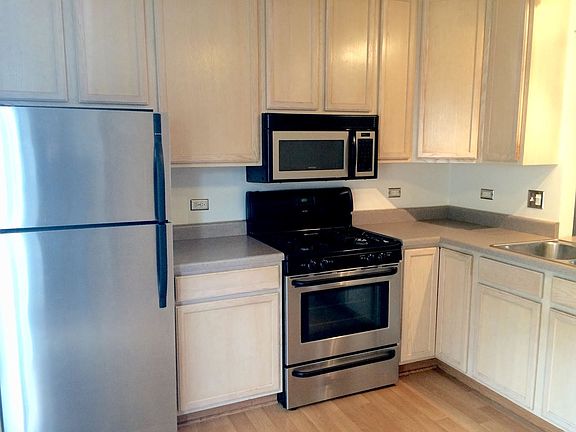 5th image of 659 W Liberty St Unit B
