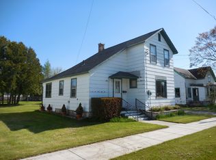 622 Michigan Ave, Manistique, MI 49854