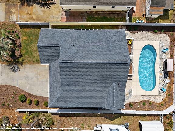 4th image of 329 NE 59th Street