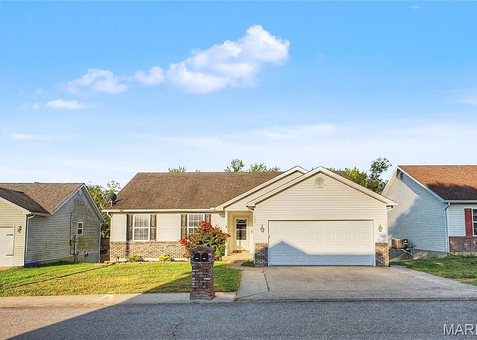 1st image of 292 Arbor Cir