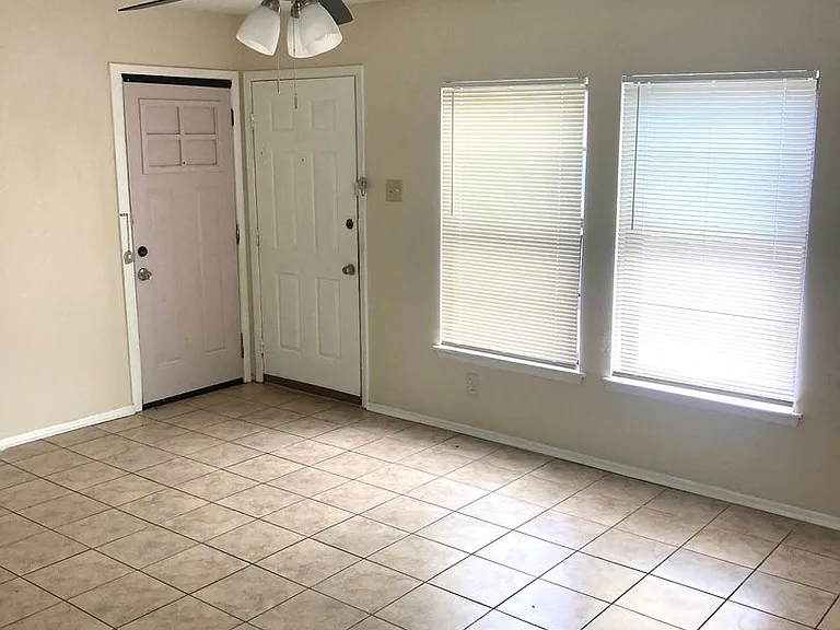 4339 Lehman Dr — Photo 3