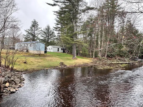 32 Fall Road, Lebanon, ME 04027