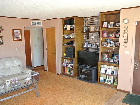 4th image of 944 E Jewel Ln