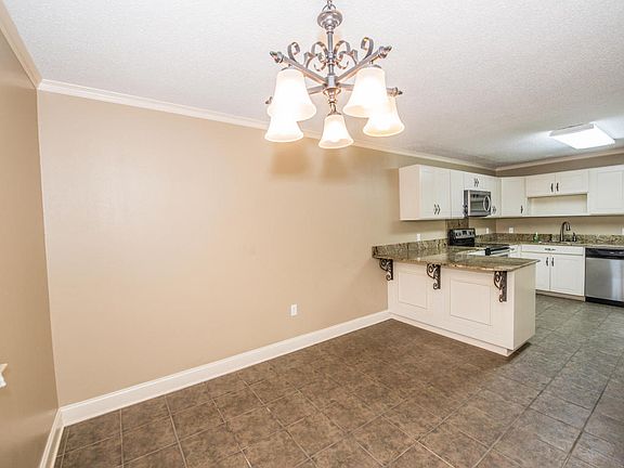 2nd image of 1316 Dulles Dr APT B
