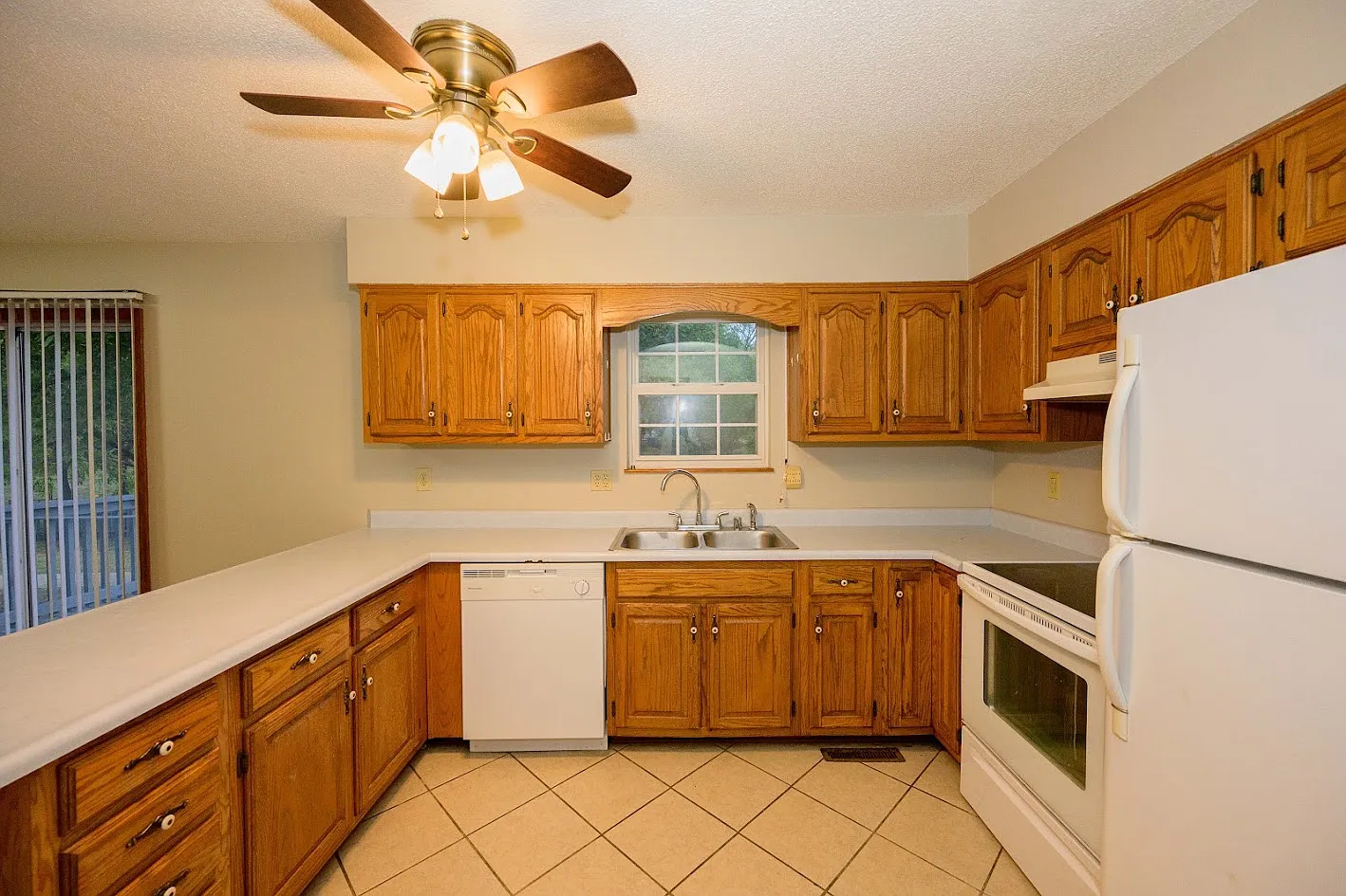 3 bed, 2.0 bath, 1544 sqft, $1,100 — Photo 4