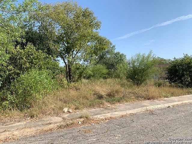 1st image of 415 Coyol St