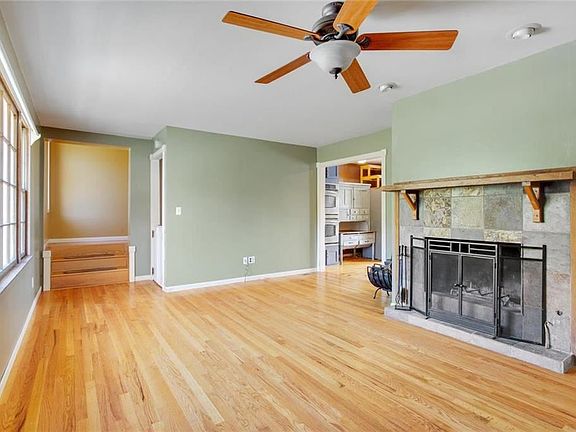 2nd image of 612 Edward St
