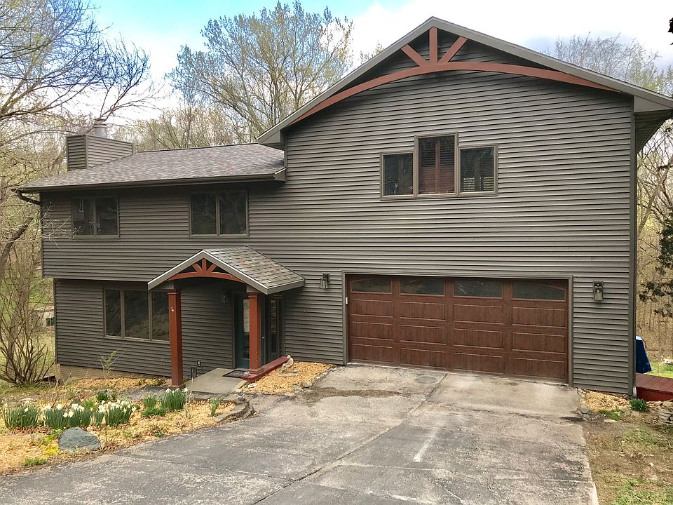 1st image of 2749 Lake View Dr NE