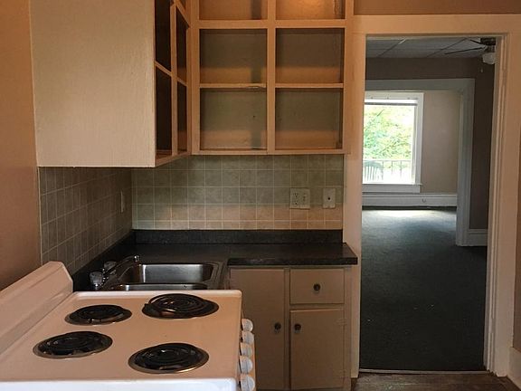 2nd image of 518 Jackson St W #522
