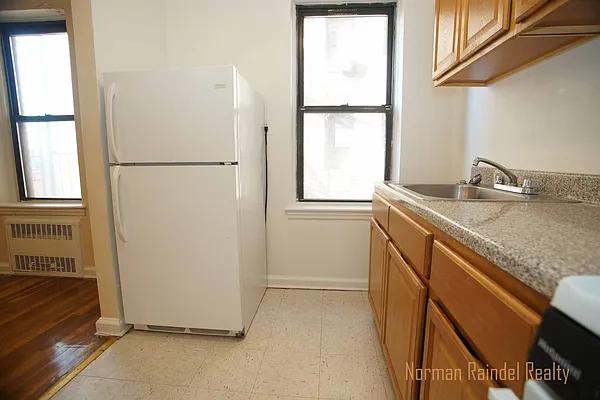 Rented by Norman Raindel, LREB | media 8