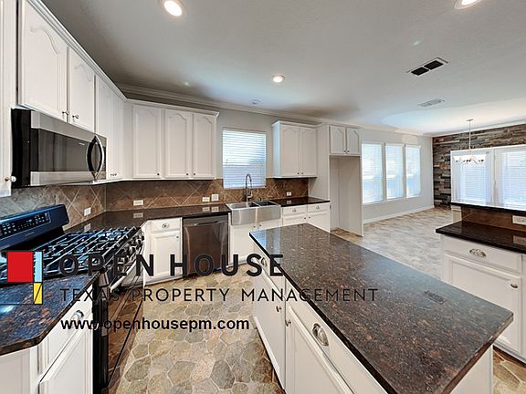 4th image of 1200 Egret Ct