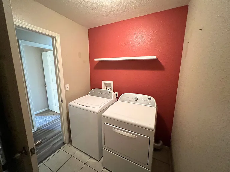 21084 Homer St #B — Photo 3