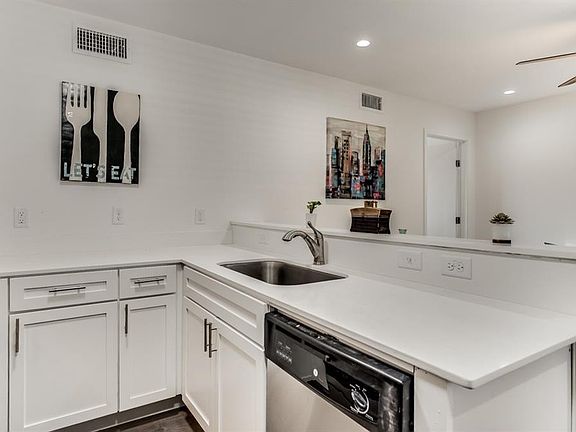 5th image of 4919 San Jacinto St APT 103