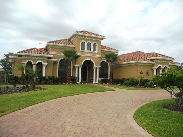 1st image of 1958 Heritage Estates Dr